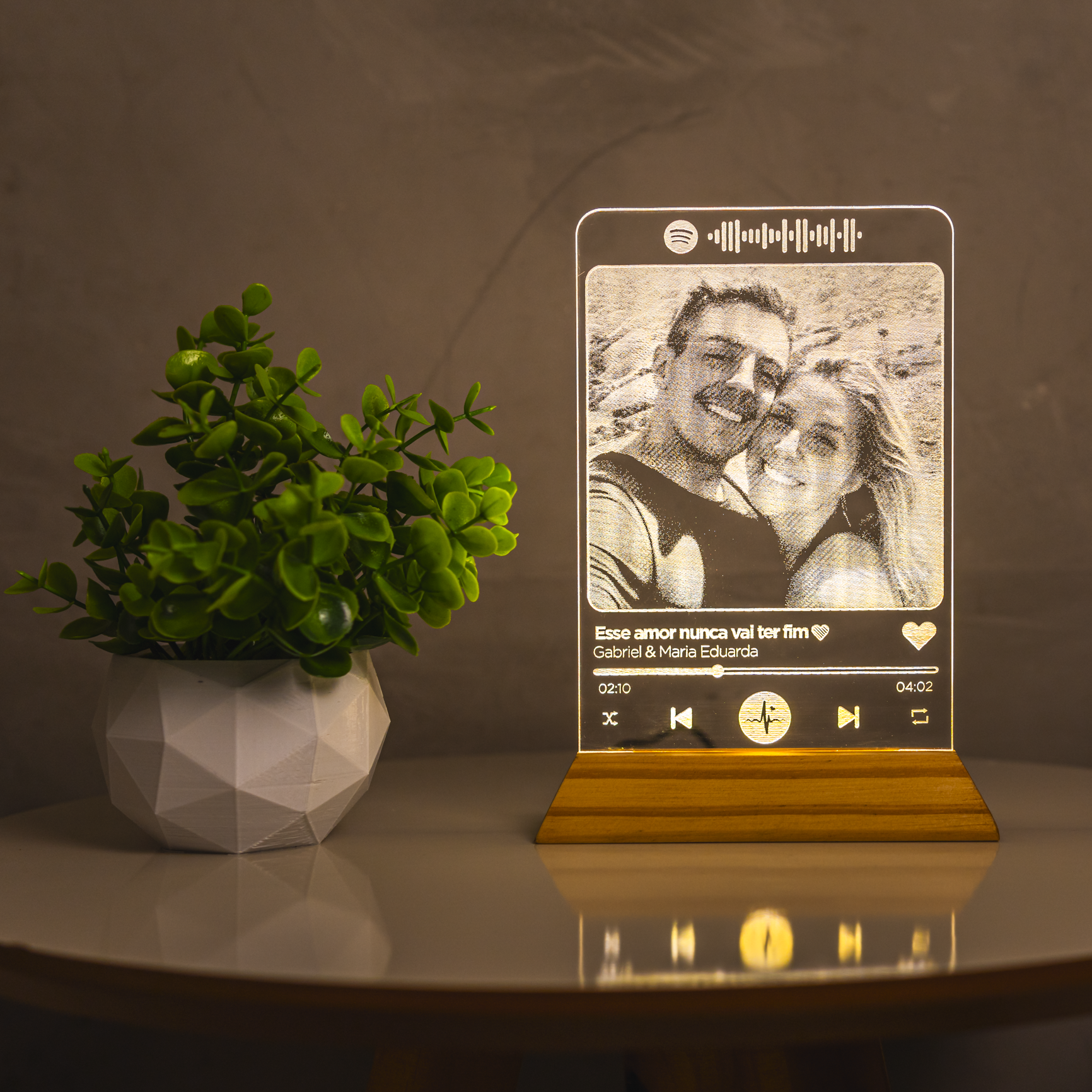 Luminária Spotify - Personalizada com Foto, Frase, Nomes e Música